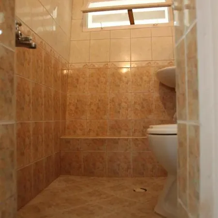 Πανσιόν Villas Tajna